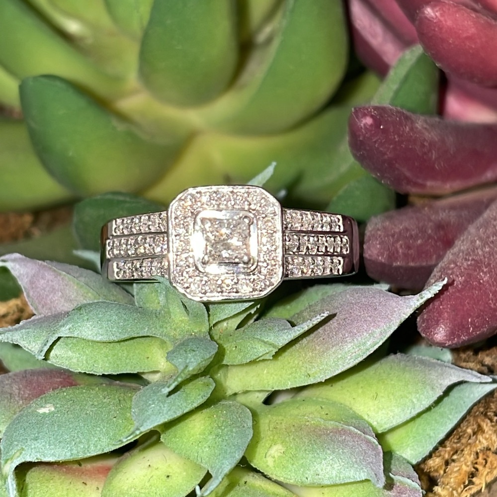 Solid Stamped 10K (not 14K ) White Gold NATURAL Princess Diamond Halo Band Ring